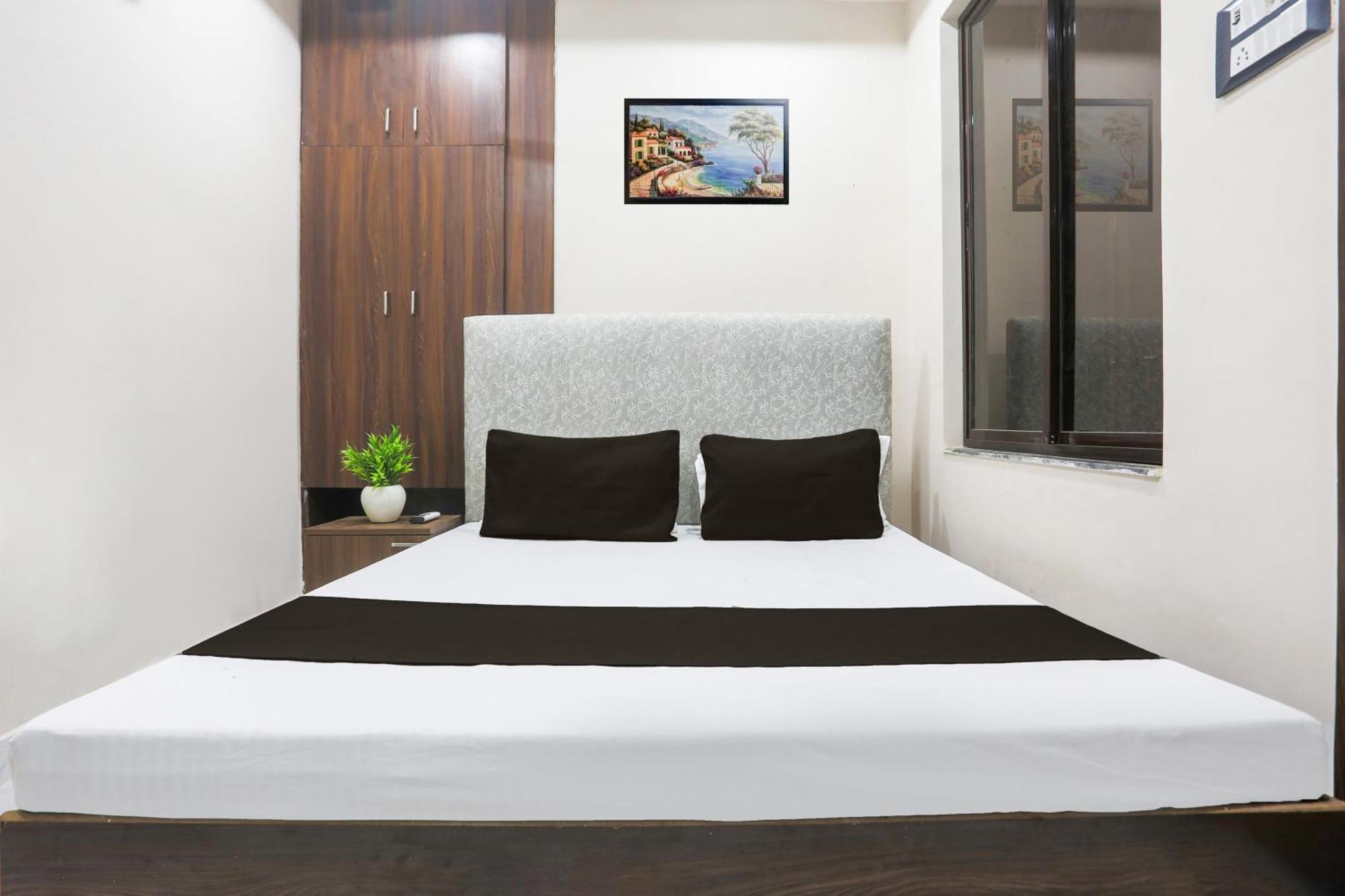 Hotel O S Grand Prayagraj Exterior photo